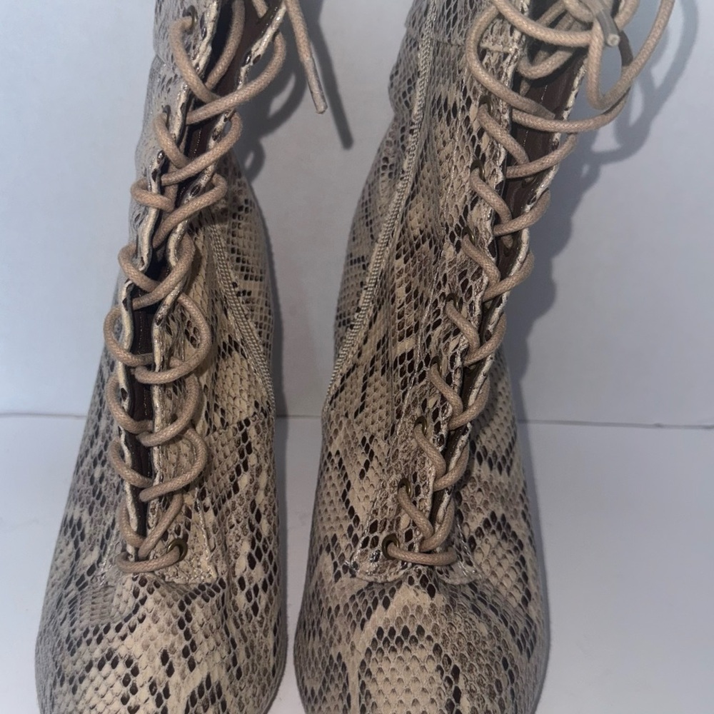 WOMEN'S SZ 9 LACE IT UP STILETTO BOOTIES WINDSOR SIDE ZIPPER SNAKE SKIN PRINT